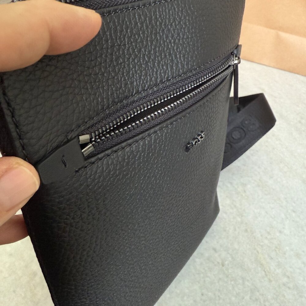 HUGO BOSS Morval All Leather Zip Env_O Bag 50517985 Black‎ - Picture 5 of 16